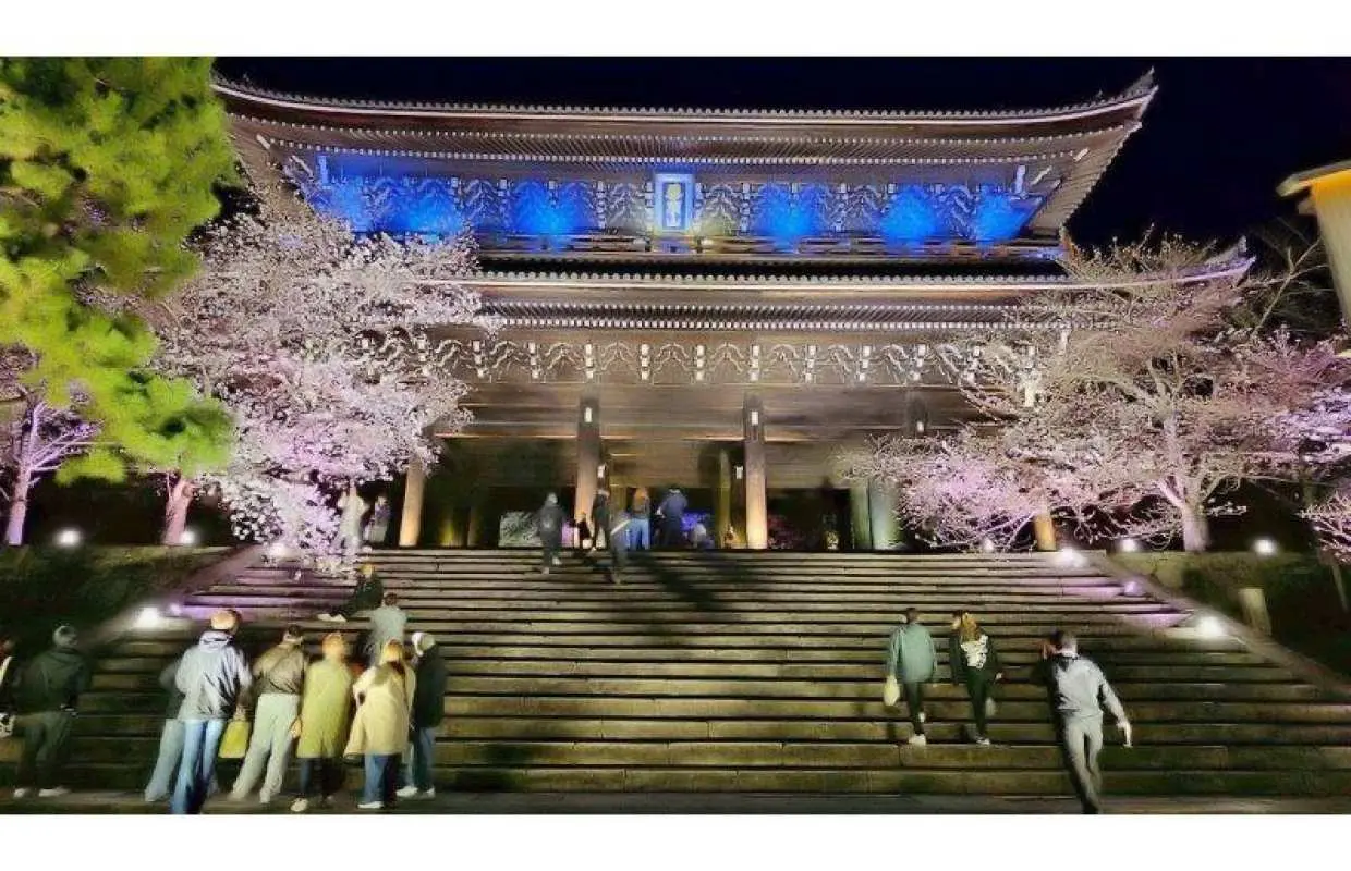【京都・東山】お坊さんと一緒に歩く｜ぶらり東山｜仏教に興味のある方オススメ！