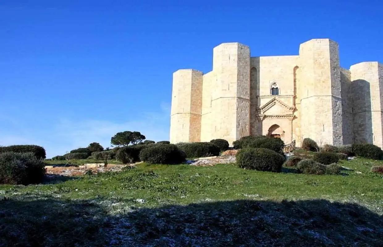 Castel del Monte Tour with transfer from Trani｜Italy