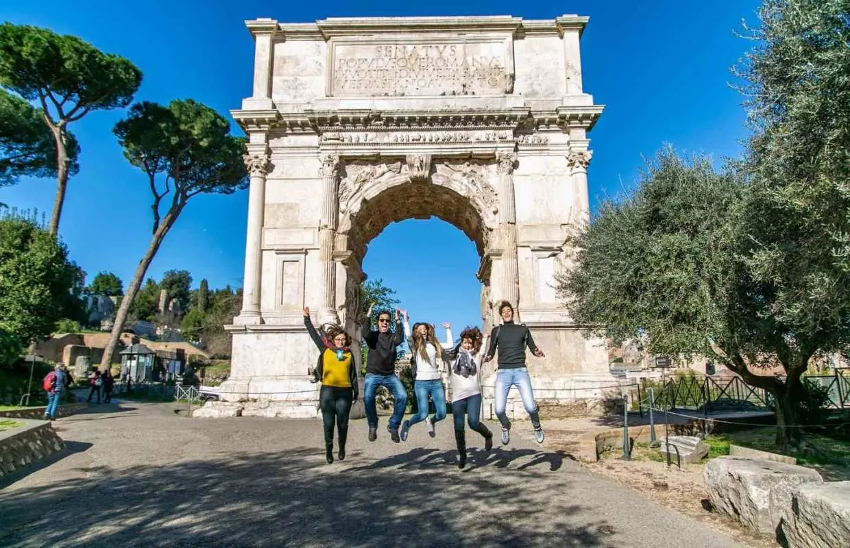 Rome: Colosseum, Roman Forum and Palatine Hill Tour for Kids｜Italy