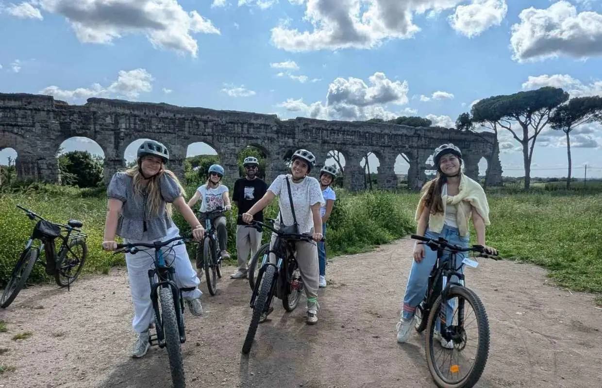 Rome: Appian Way, Catacombs & Aqueducts by eBike + Transfer｜Italy
