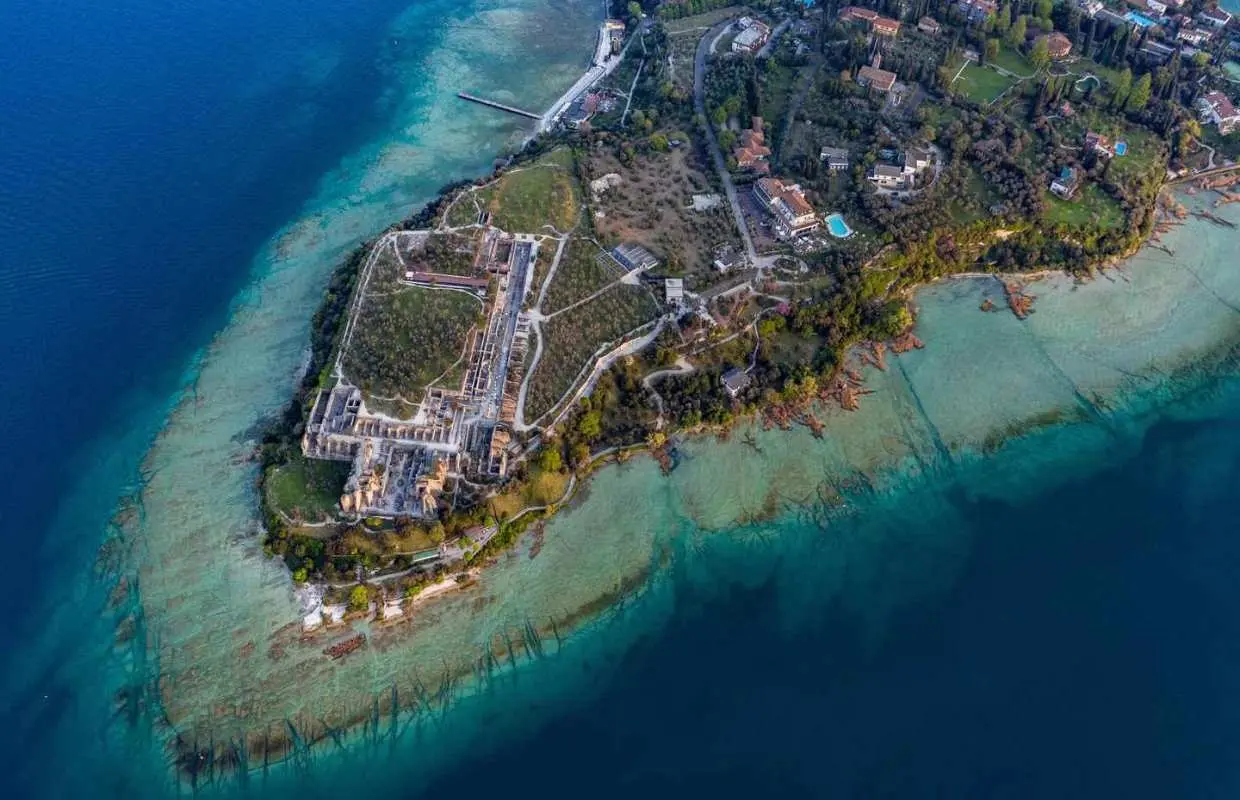 Sirmione: 25 Minute Boat Cruise around the Peninsula｜Italy