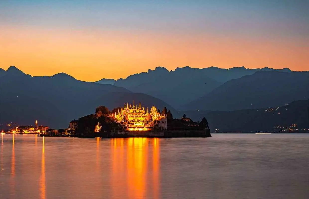 Stresa: Lake Maggiore and Borromean Islands Sunset Cruise｜Italy