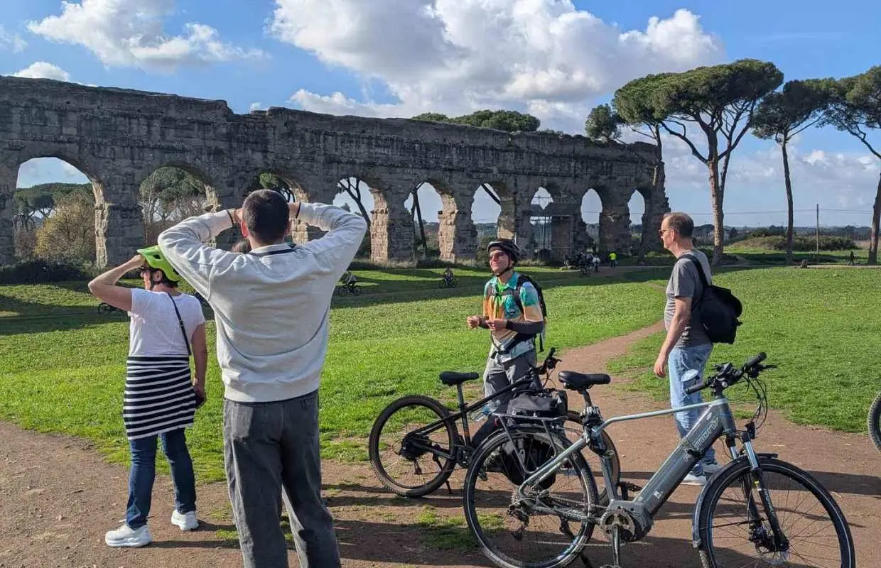 Rome: Appian Way E-Bike 4.5h W/Private Transfer-Skip Traffic｜Italy