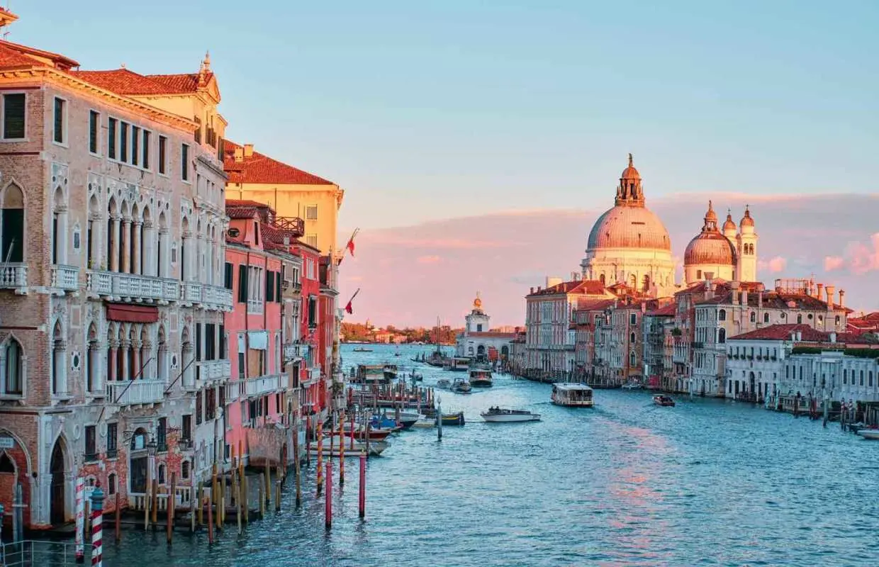 Venice: Grand Venice Tour by Boat and Gondola｜Italy