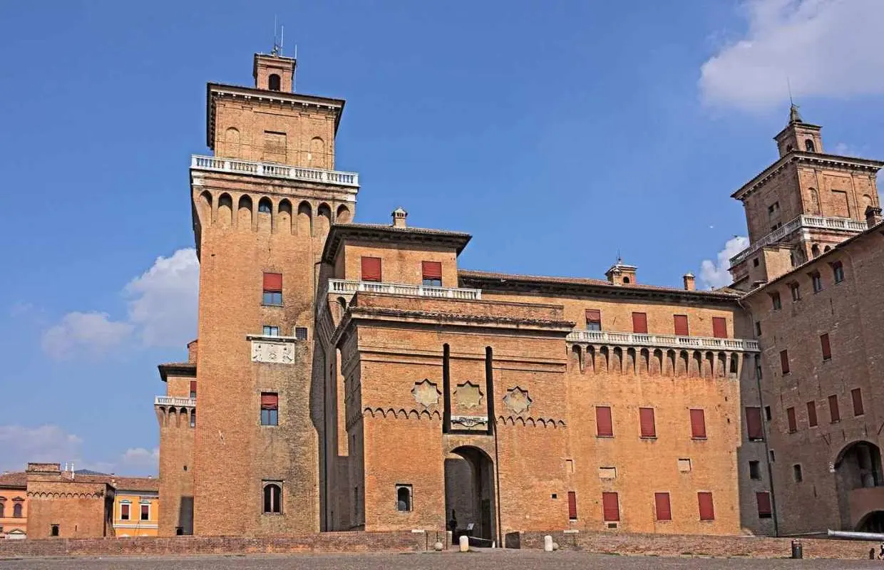 Ferrara: Private Walking Tour with Local Guide｜Italy