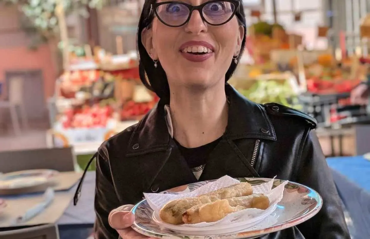 Palermo: Street Food Walking Tour with Local Guide & Tasting｜Italy