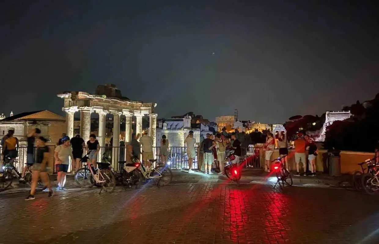 Rome: Guided eBike Evening Tour with italian Aperitif｜Italy