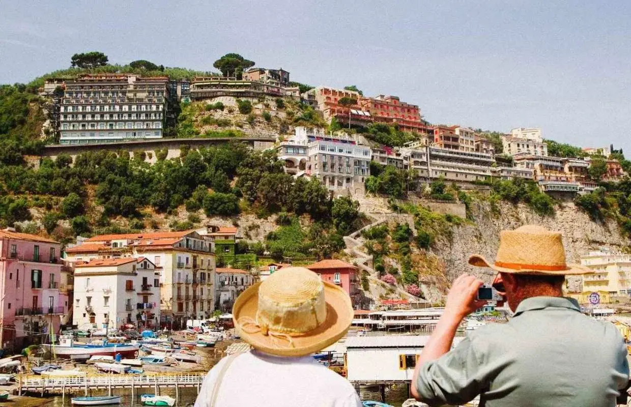 Pompeii, Sorrento and Amalfi Coast private tour｜Italy