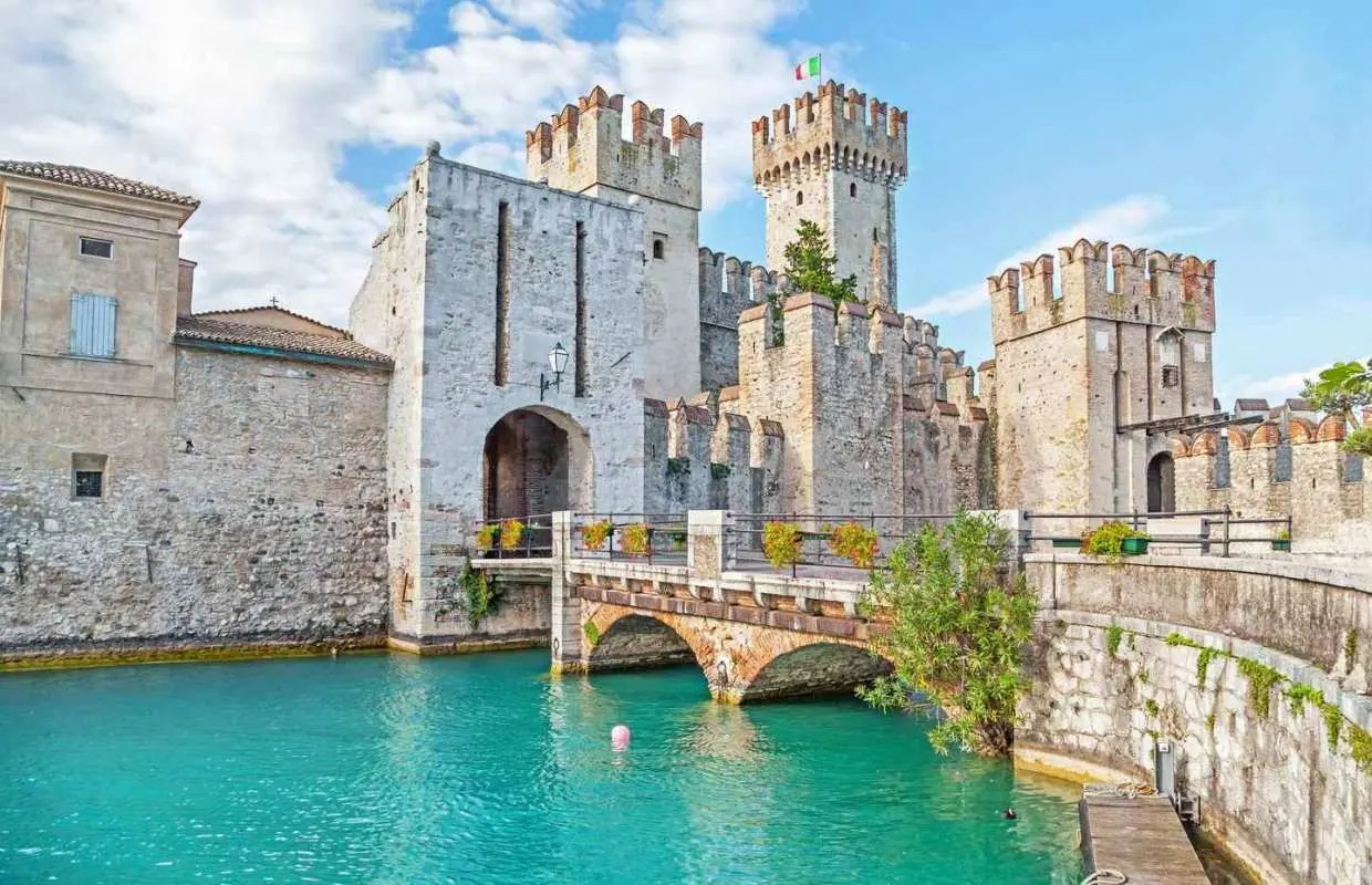 Magic Lake Garda Private Tour: Sirmione and Verona｜Italy