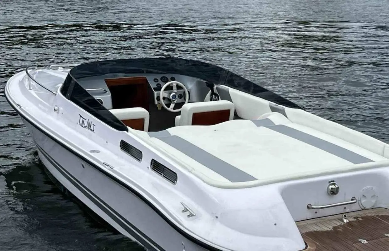 Lake Como Boat Tour on Tullio Abbate Speedboat｜Italy