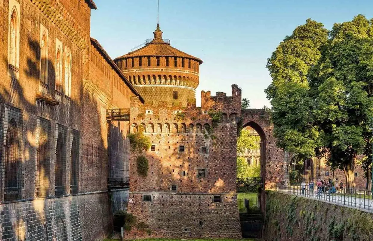 From Milan: Sforza Castle & Michelangelo's Pietà Rondanini｜Italy