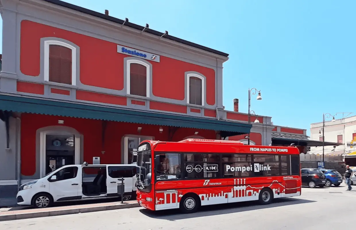 Pompei LINK: Easy Train+Bus connecting Naples & Pompei Scavi｜Italy
