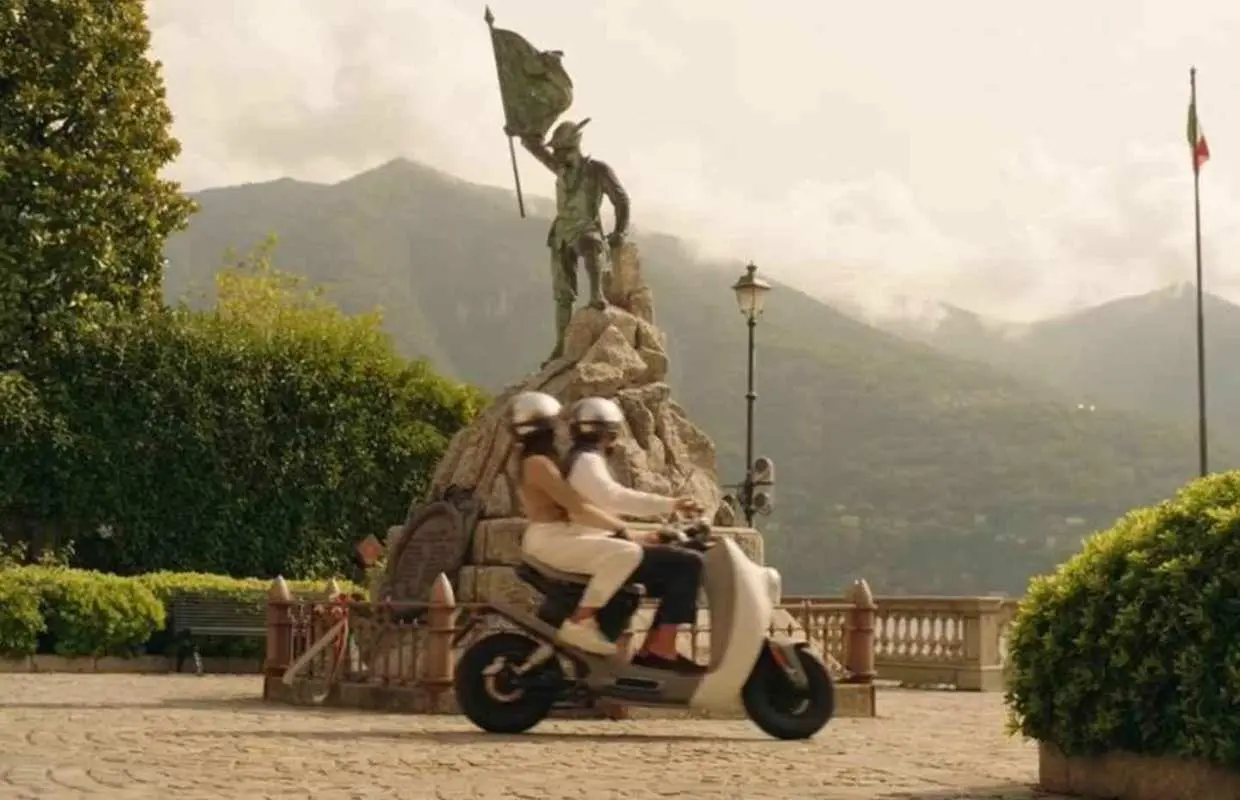 Lake Como: E-Scooter Tour to Bellagio and Villa Balbianello｜Italy