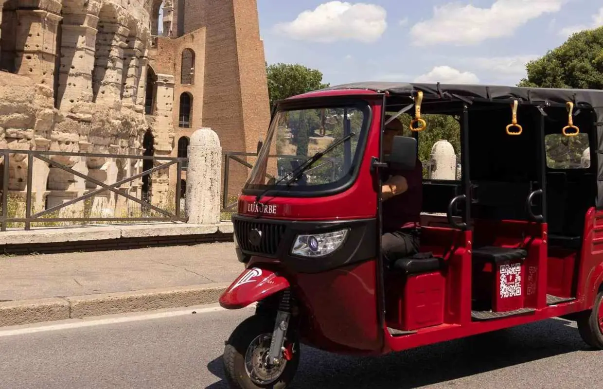 E-Tuk Tour: Express Highlights of Rome｜Italy