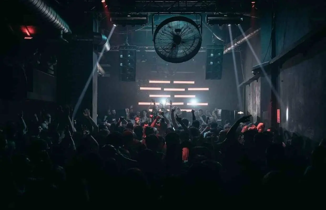 Rome: VIP Nightlife Experience with Open Bar and Bus Tour｜Italy