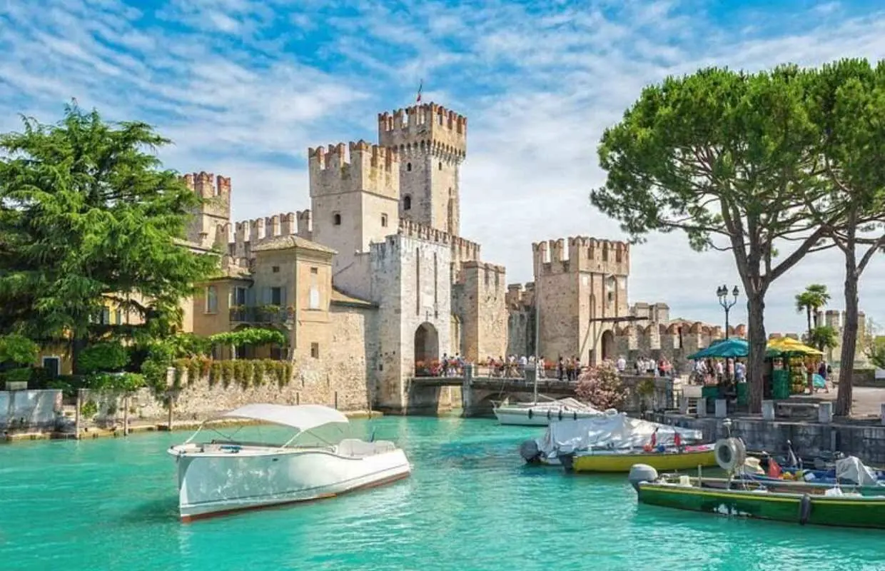 From Verona: Sirmione, Lake Garda with Boat & Spritz Tasting｜Italy