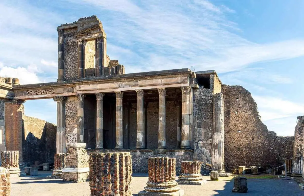 Pompeii: Guided Tour with Skip-the-Line Entry｜Italy