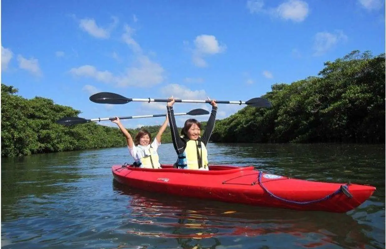 沖縄西表島　西表島の海＆山満喫！カヌ-トレッキング＆スノ-ケル又は体験ダイブ1日ツア-