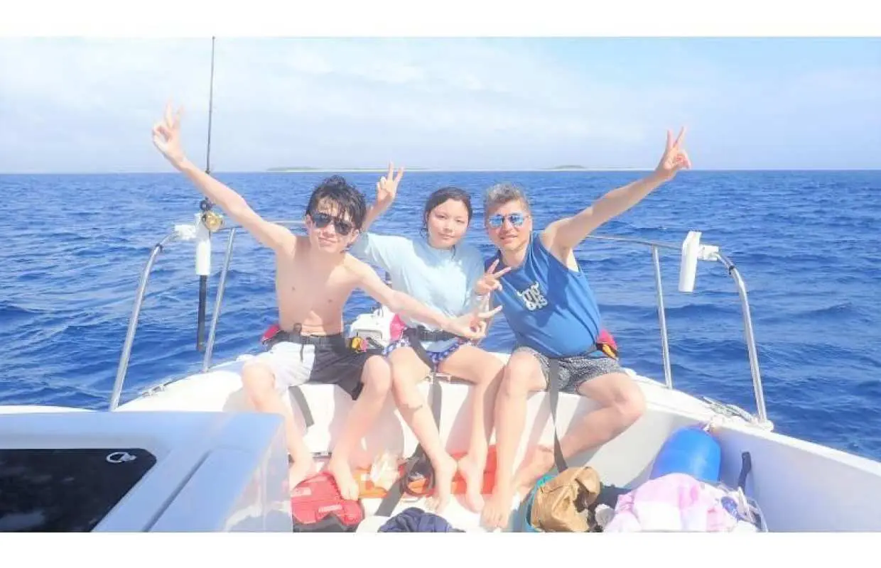 [Departing from Ginowan Marina] Fully Private Boat Charter [Freely Customizable Plan - 3.5-Hour Course] Popular with Families and Groups! Includes Photos of Your Experience!