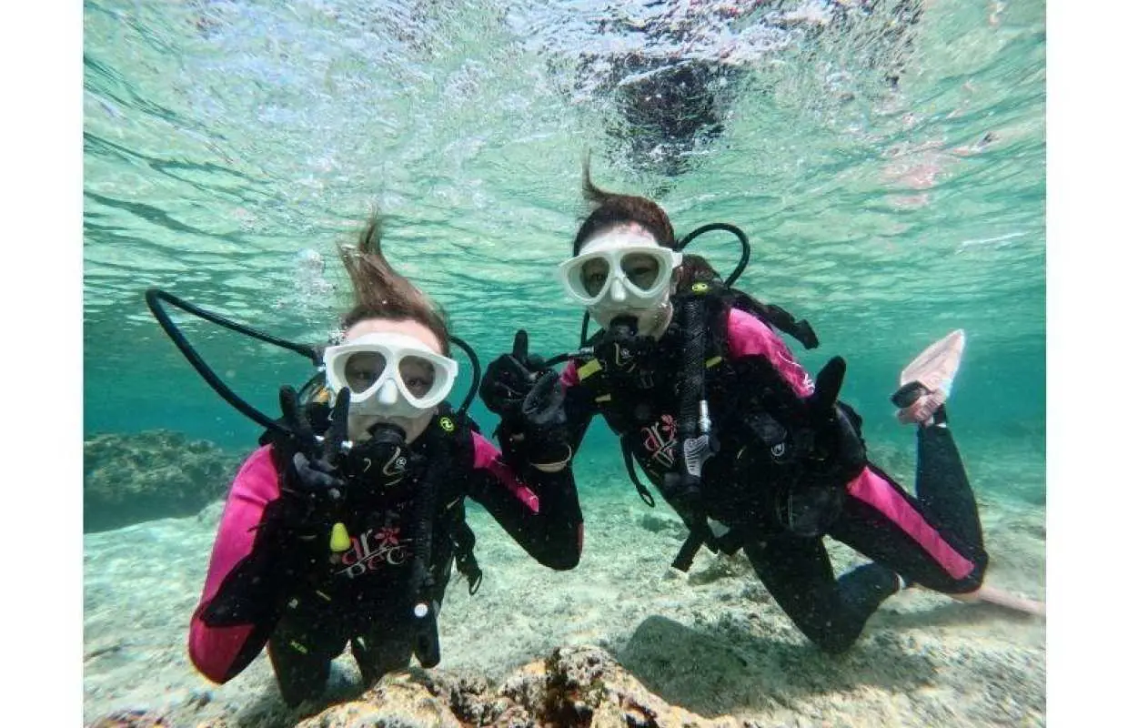 [Blue Grotto] [Limited to 4 slots per day, price ¥4,980] *Beginners only, ages 12 to 45 only* Enjoy a safe and secure first dive with a private instructor!