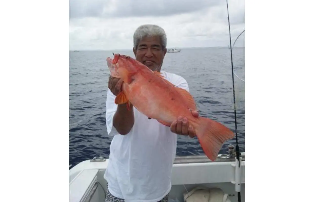 【宜野湾マリーナ】手ぶら参加で超満足の１日釣りコース!!　☆高級魚釣りツアー!!