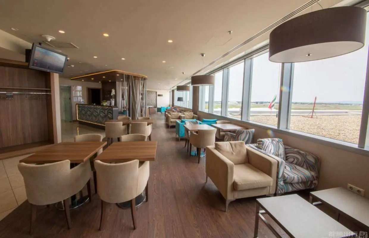李斯特費倫茨國際機場(BUD) | Terminal 2B | Platinum Lounge | 貴賓室服務
