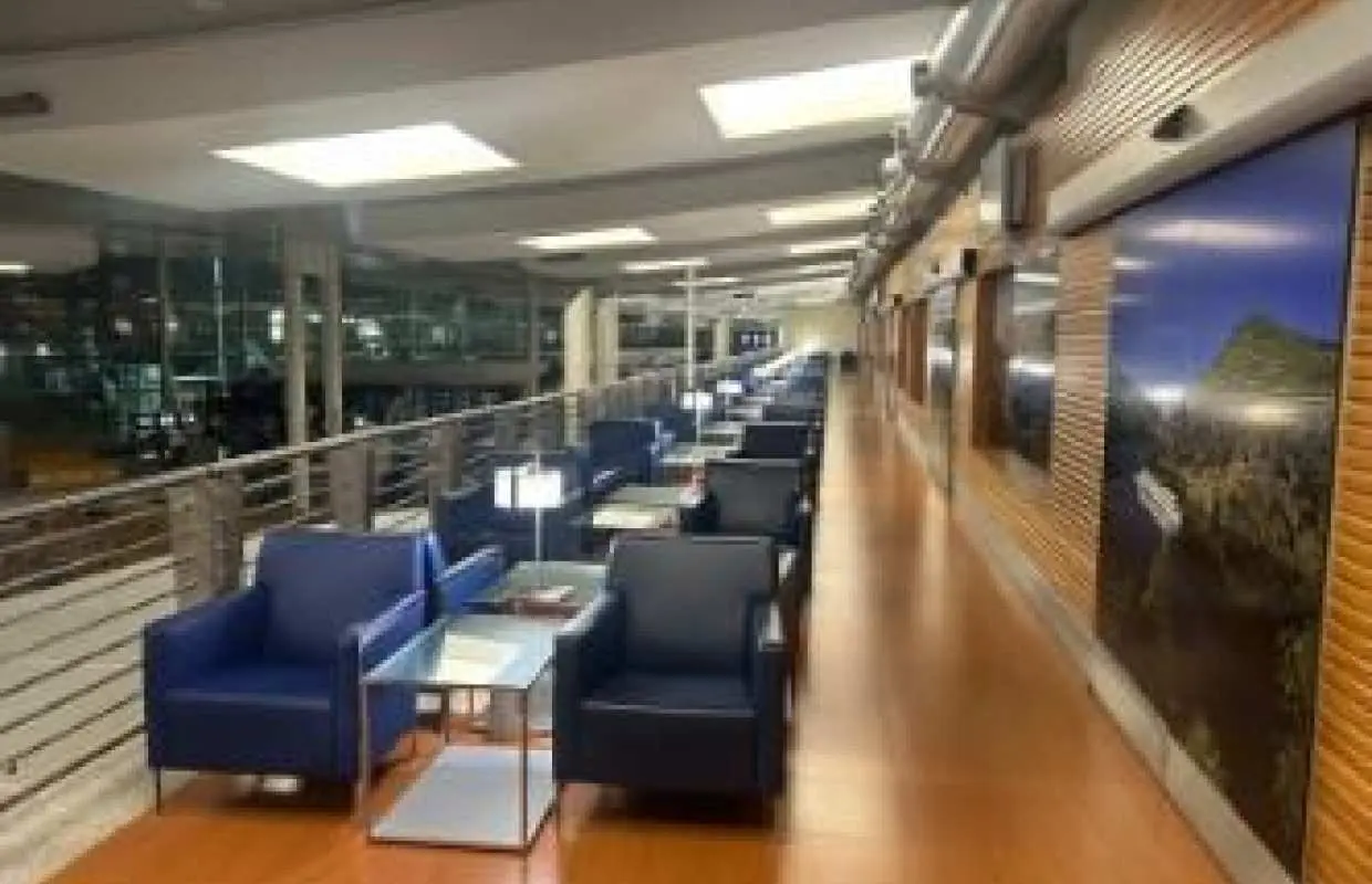 弗朗西斯科·薩·卡內羅機場(OPO) | Main Terminal | Airport Lounge | 貴賓室服務