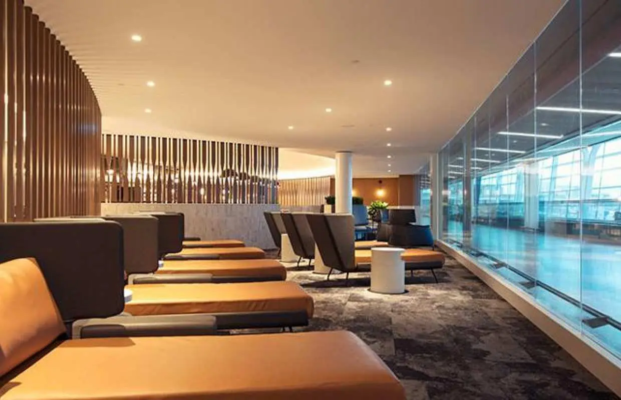 卡加利國際機場(YYC) | Domestic Terminal, Concourse B | Elevation Lounge | 貴賓室服務