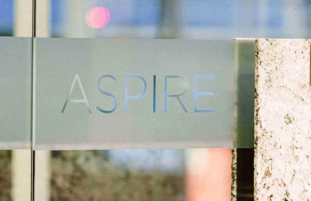 卡加利國際機場(YYC) | Concourse D | Aspire Lounge International | 貴賓室服務