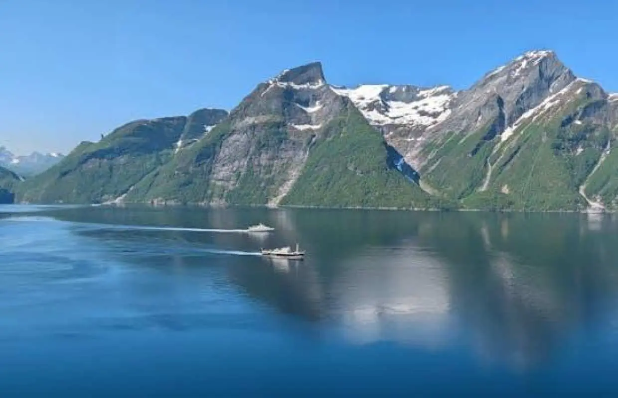 奥勒松 Hjørundfjord 峡湾导览游船（从奥勒松出发）