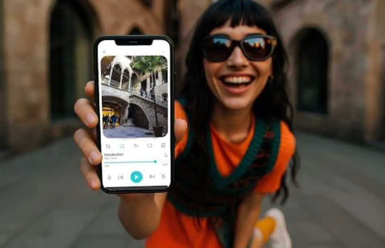 Picasso Museum skip-the-line tickets with El Born walking audio tour