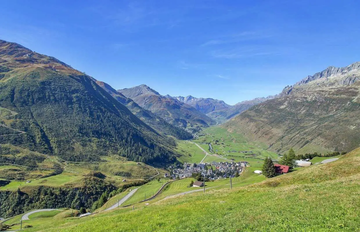 From Geneva or Geneva Airport: transfer to popular places in the Valais region