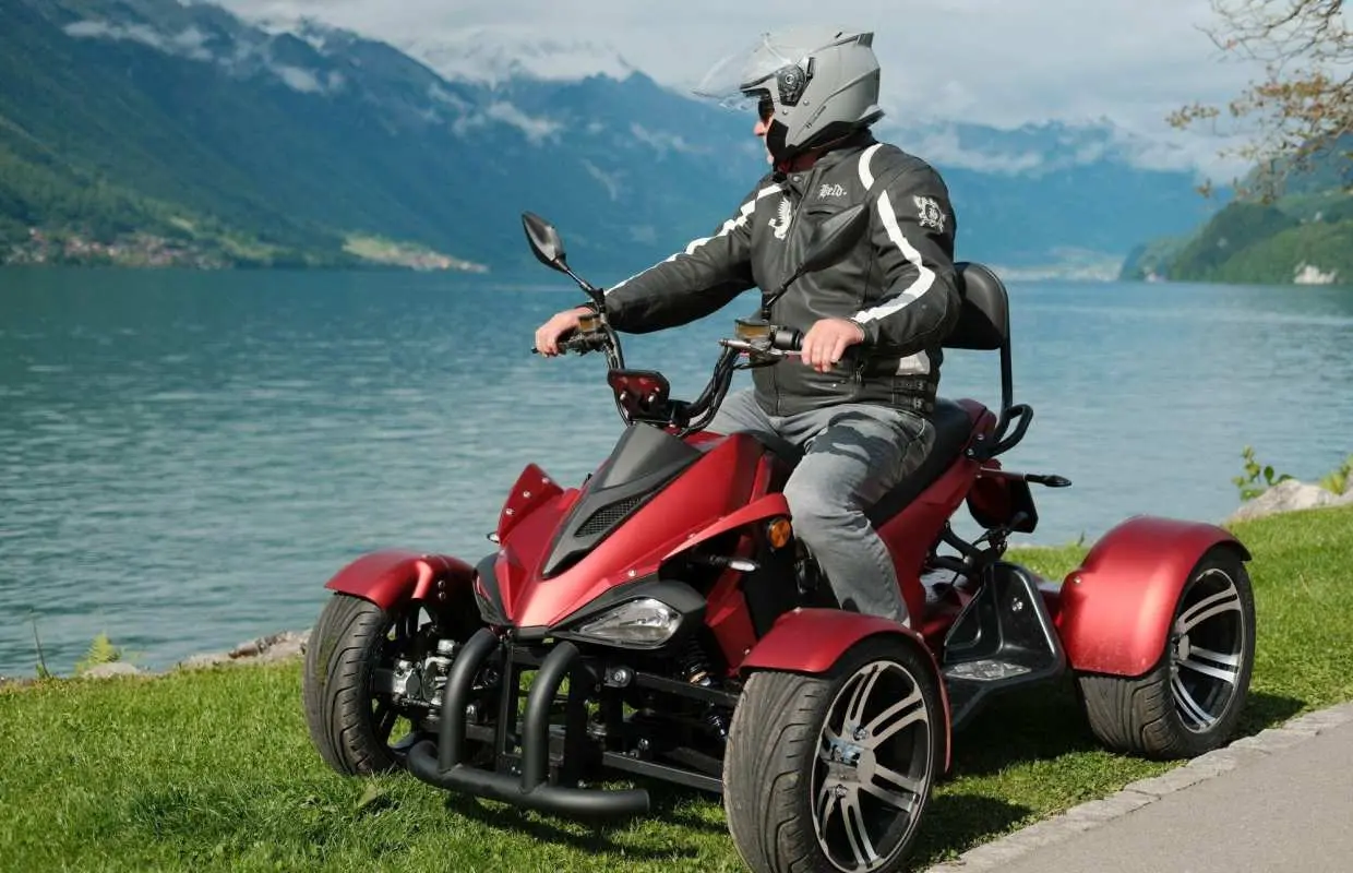 Lake Brienz electric quad taster tour from Interlaken