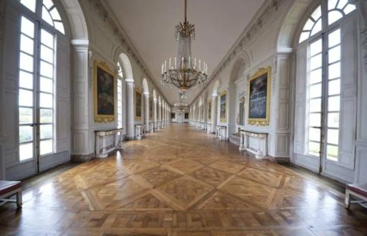 Versailles with audio guide and Paris transfer