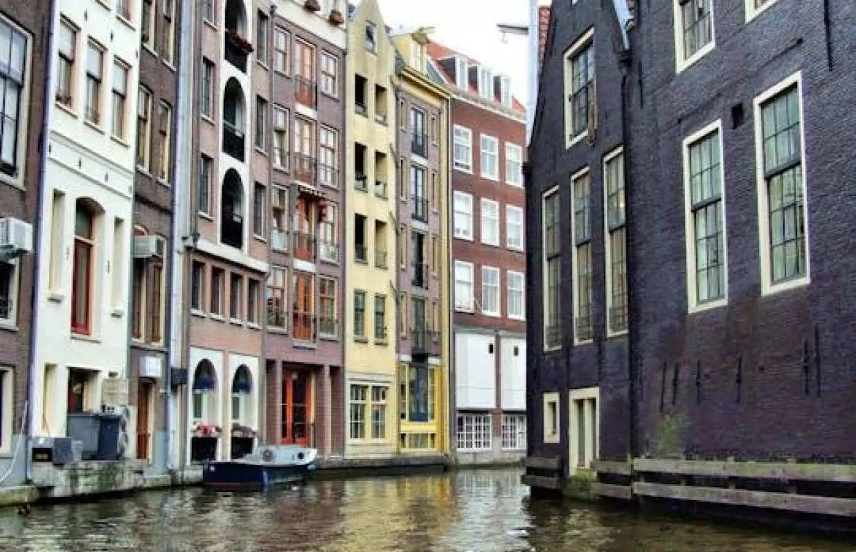 Amsterdam highlights private half-day walking tour