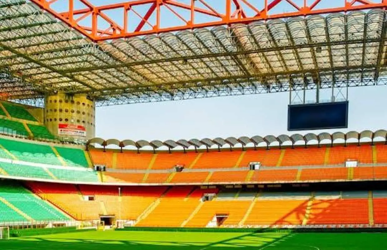 ทัวร์อย่างเป็นทางการของสนามซานซีโรและพิพิธภัณฑ์มิลาน