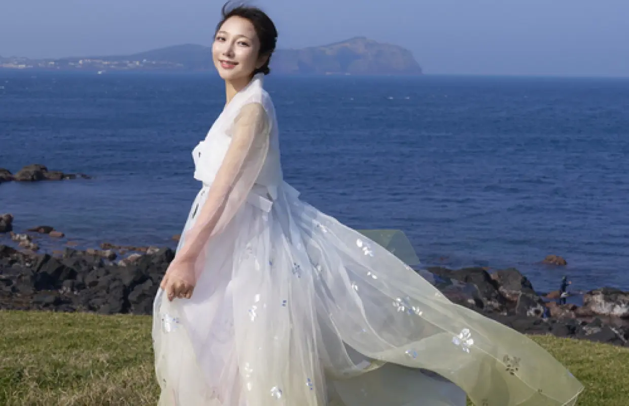 Seongsan Ilchulbong Hanbok Rental | Jeju