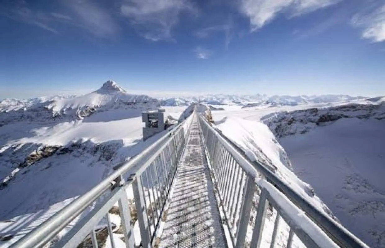 Full-day tour to Glacier 3000 and Montreux from Geneva