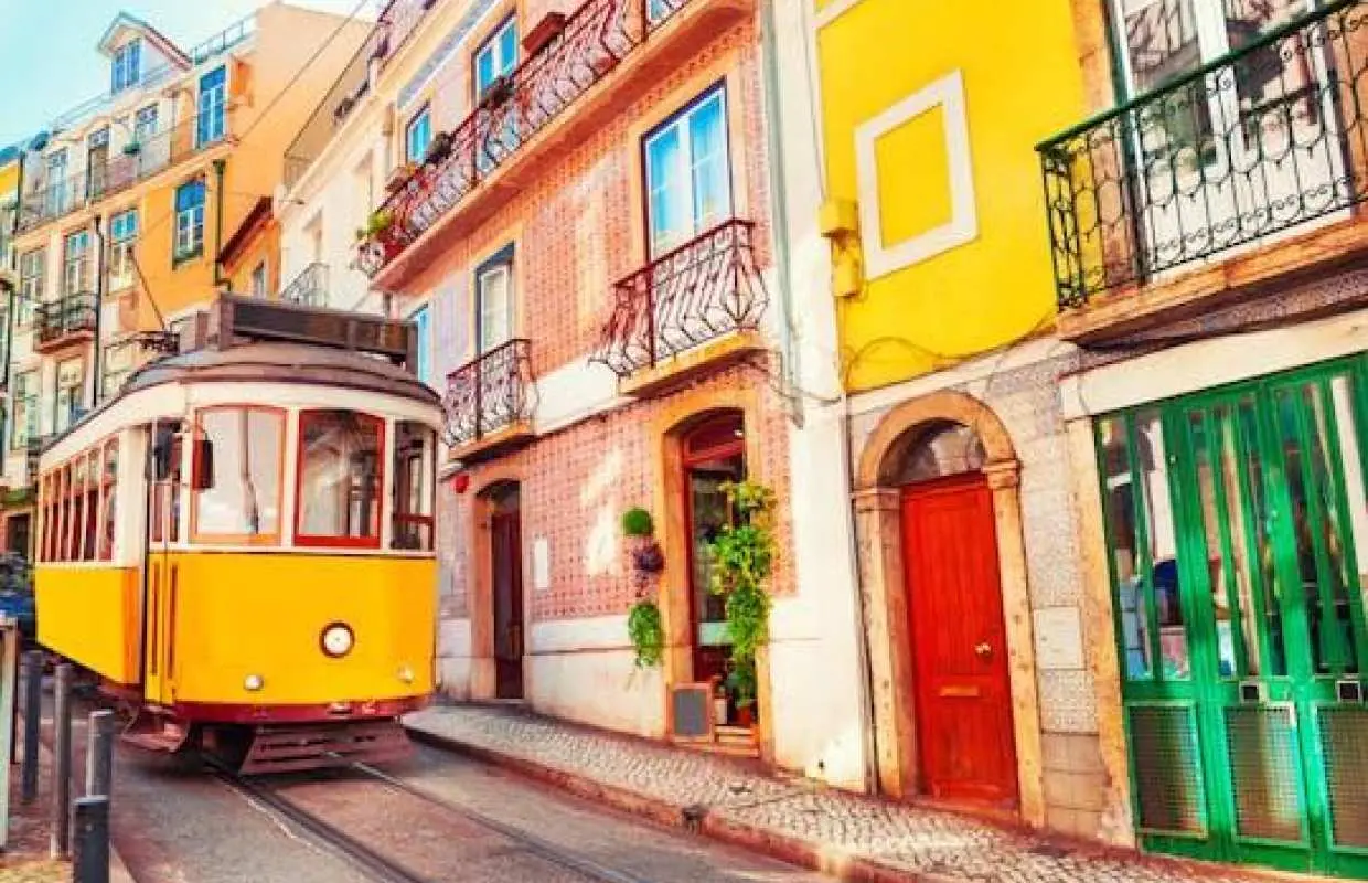 Escape Tour self-guided, interactive city challenge in Lisbon