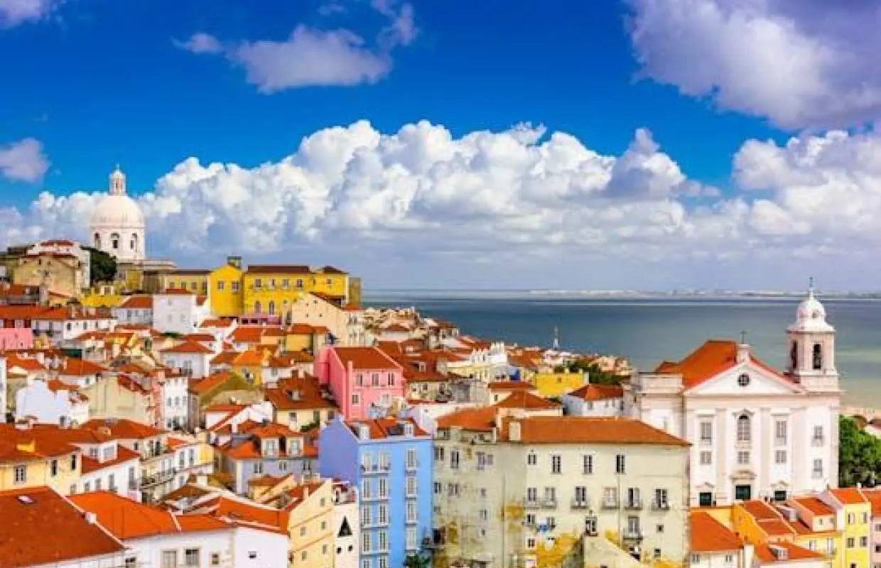 Day trip to Lisbon with city tour and shopping