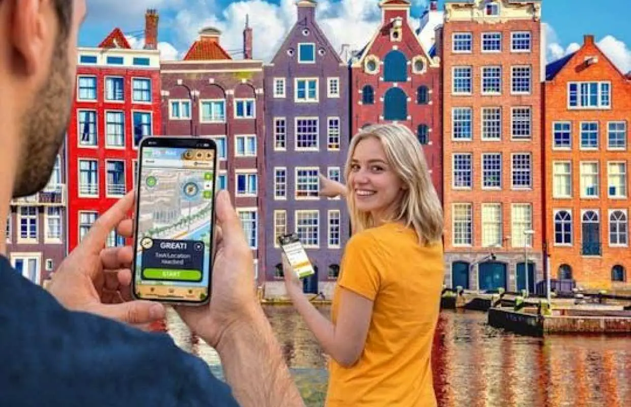 Trò chơi tìm kho báu kỹ thuật số tự hướng dẫn ở Amsterdam
