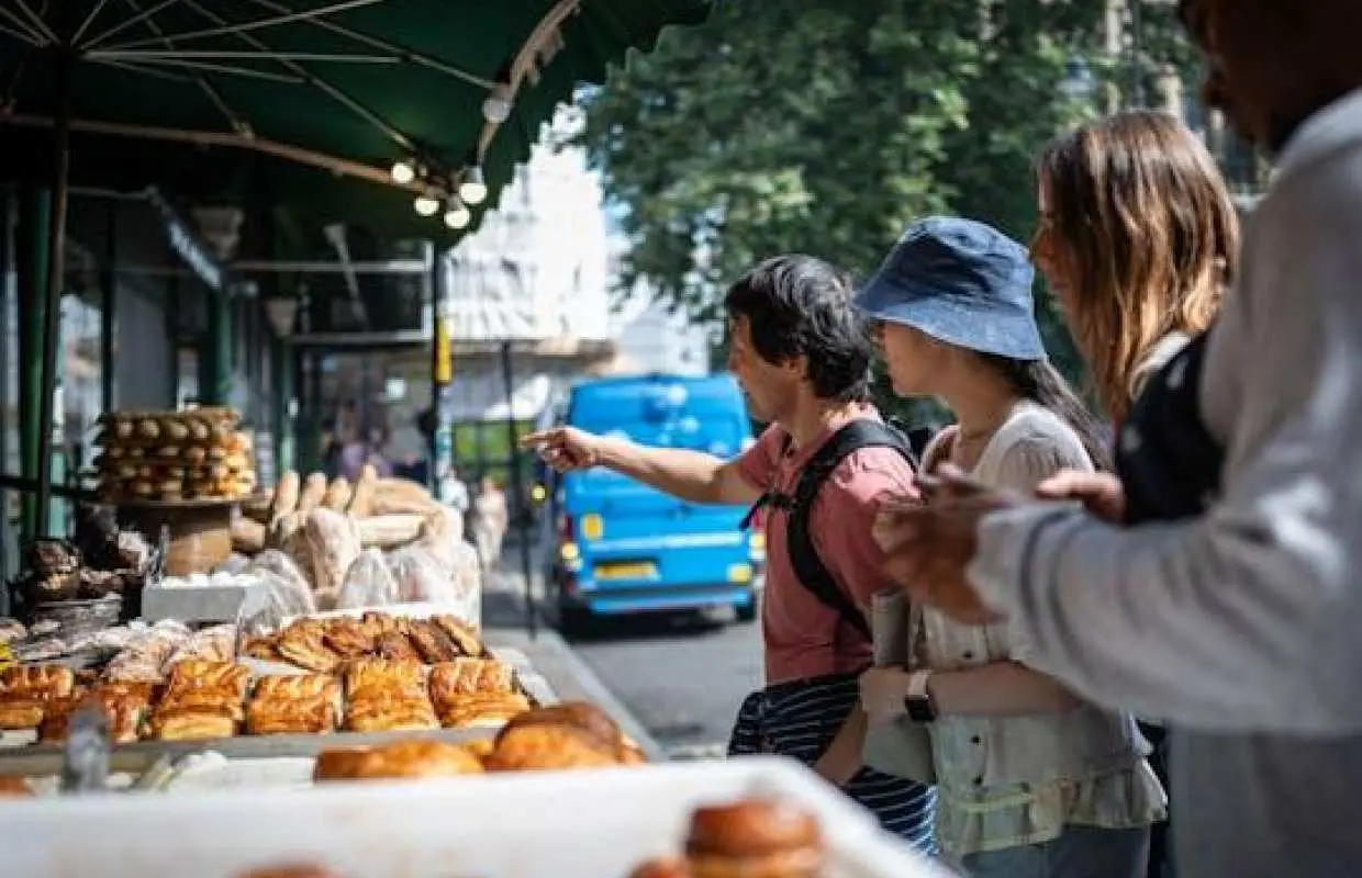 London Walking Tour With Food Tasting