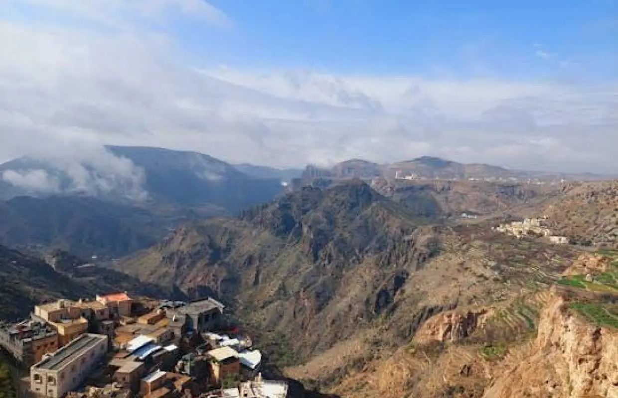 Nizwa and Jebel Akhdar Full-Day Tour with Lunch