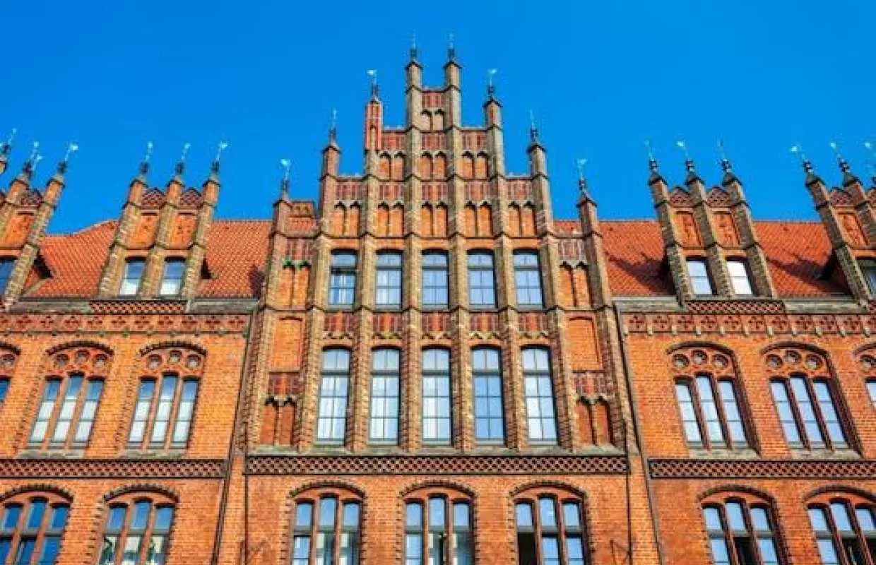 Hannover city walking tour in 2 hours with a local