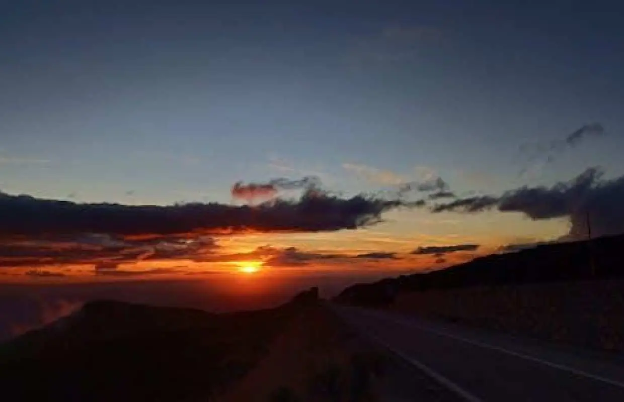 4x4 Etna sunset tour with Lava Cave and local tastings