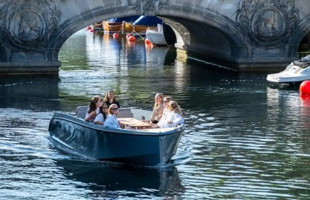 1-hour boat harbour tour in Copenhagen
