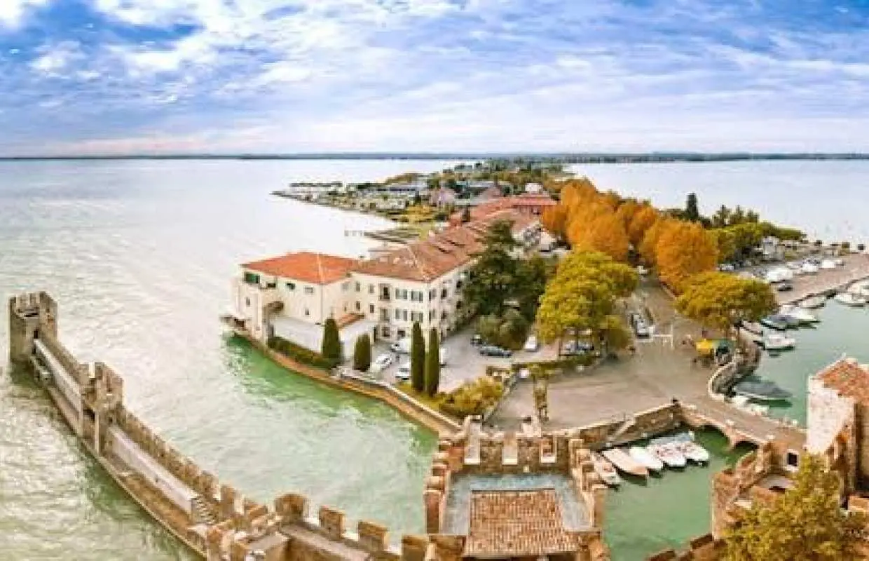 Boat tour of Sirmione Peninsula