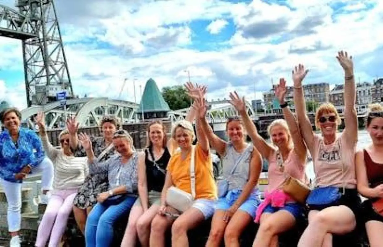 Rotterdam highlights tour by bike