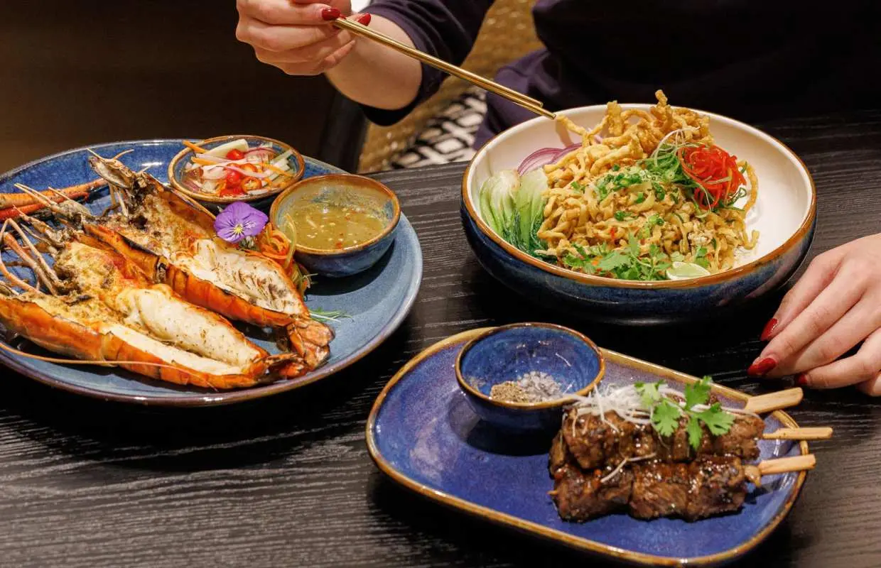 กาดล้านนาและคำ ล็อบบี้เลานจ์ โรงแรมอินเตอร์คอนติเนนตัล เชียงใหม่ | เชียงใหม่