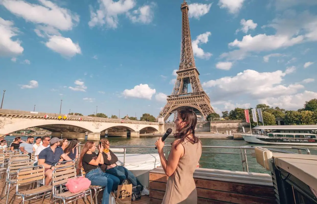 Seine River Cruise by Vedettes De Paris